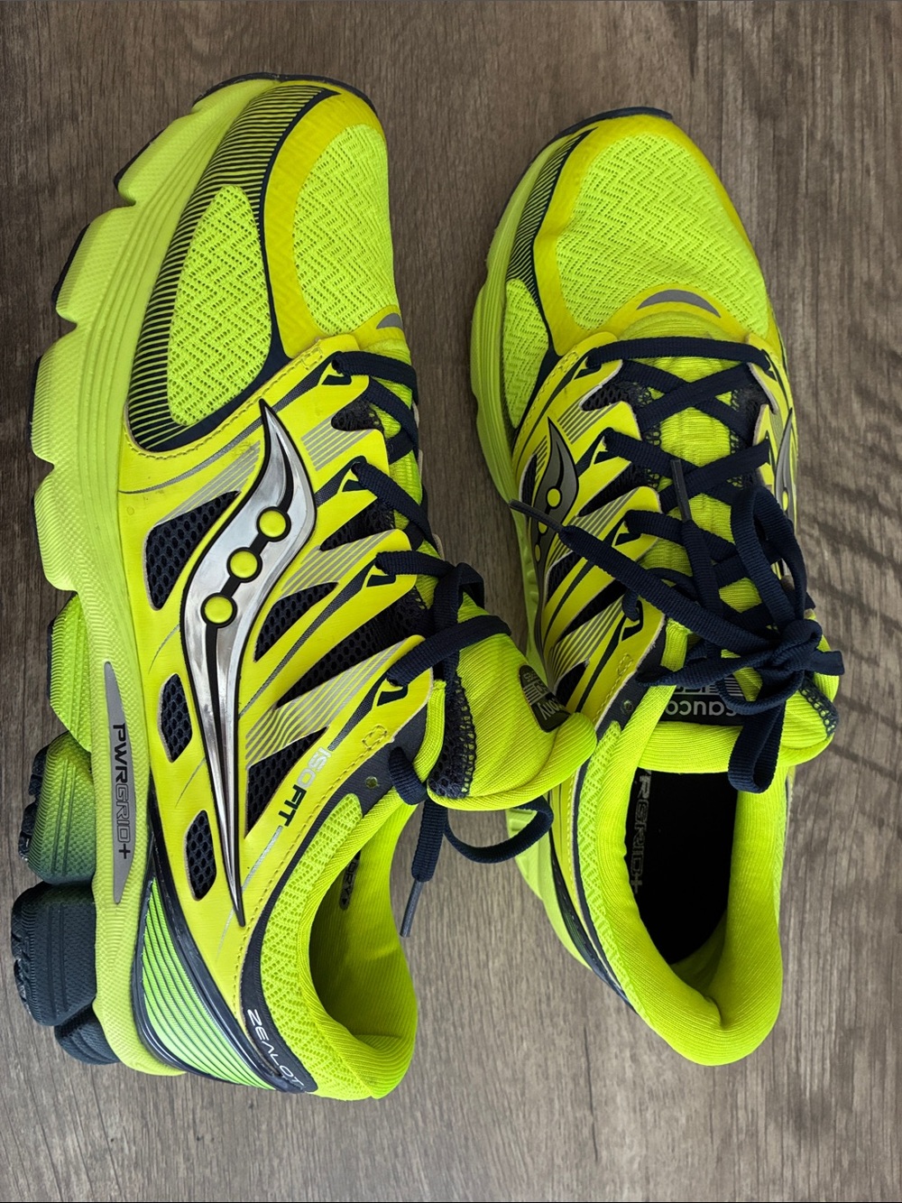Like new Saucony Neon green yellow & blue PERGRIP+ zealot ISOFIT Shoes